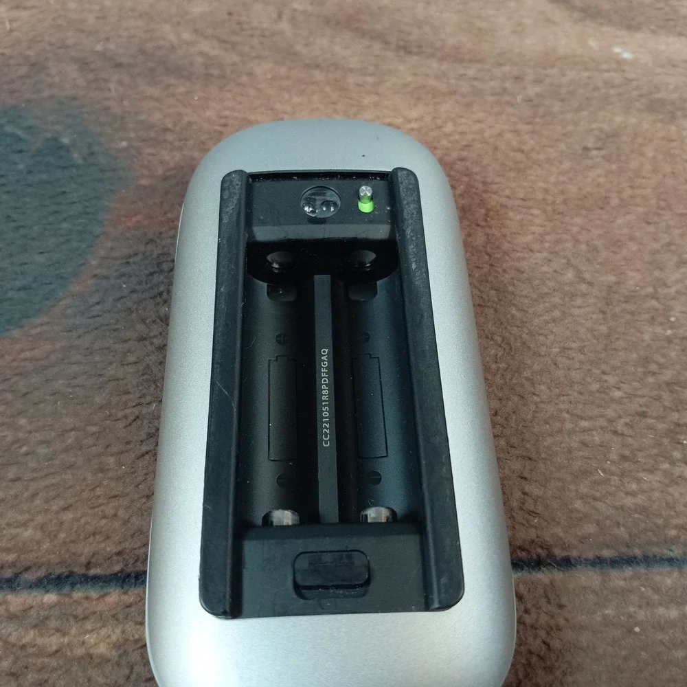 Apple Magic Mouse 1 Wireless Bluetooth A1296 MB829LL/A Silver White